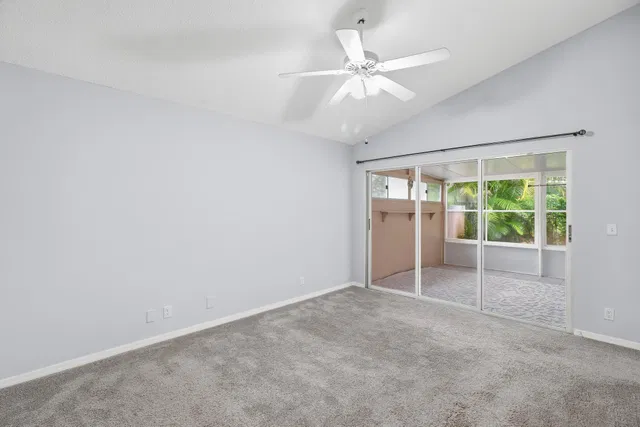 Residence photo 8