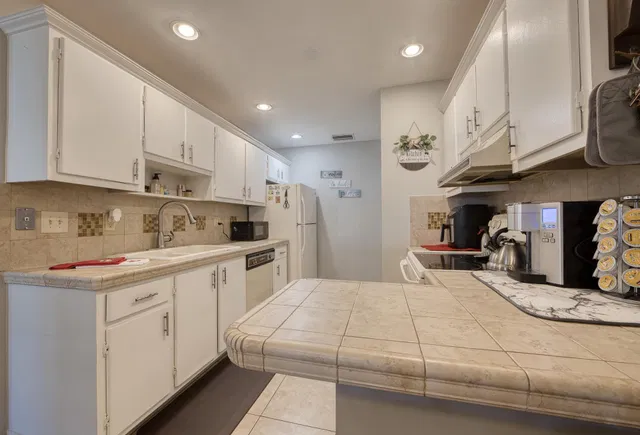  Residence photo 10