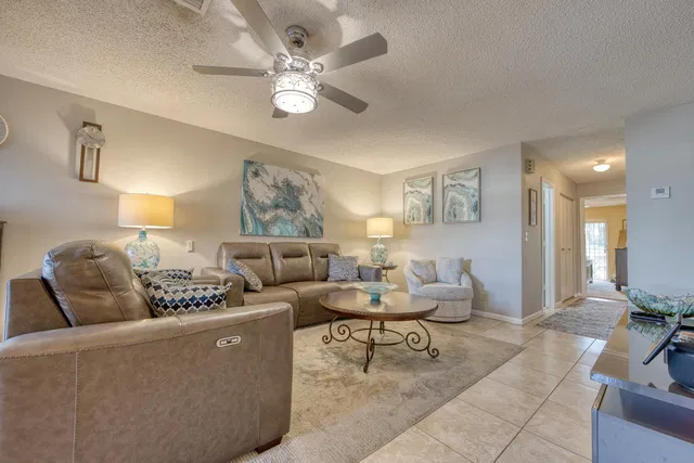  Residence photo 12