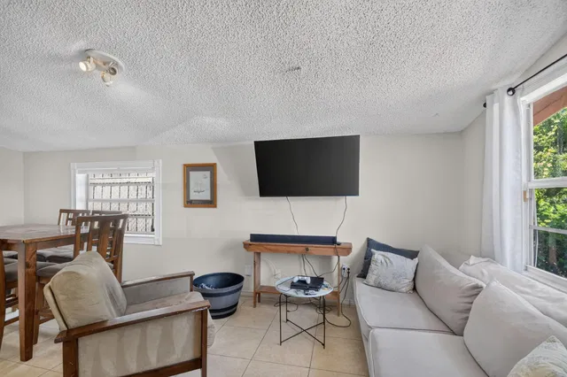 West Palm Beach Residence photo 17
