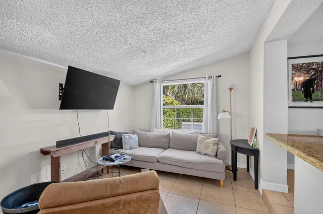 West Palm Beach Residence photo 18