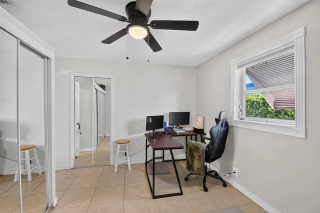 West Palm Beach Residence photo 36
