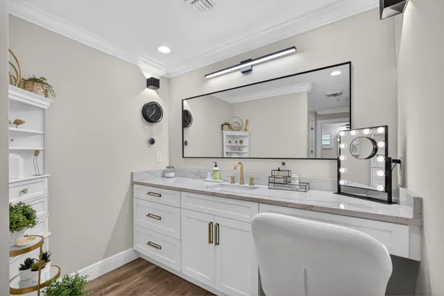 Residence photo 61