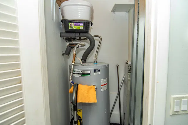 Unit F 201 photo 22