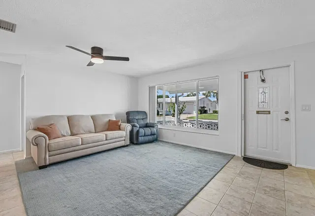  Residence photo 9