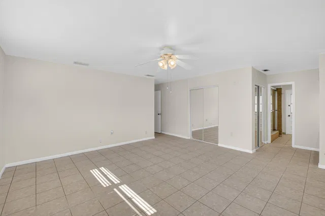 Residence photo 28