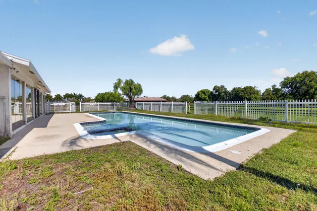 Residence photo 43