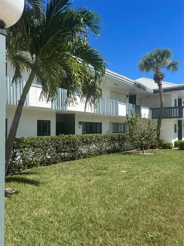 Unit E134 photo 2