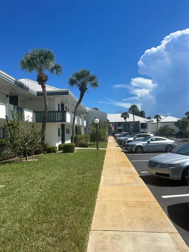 Unit E134 photo 11