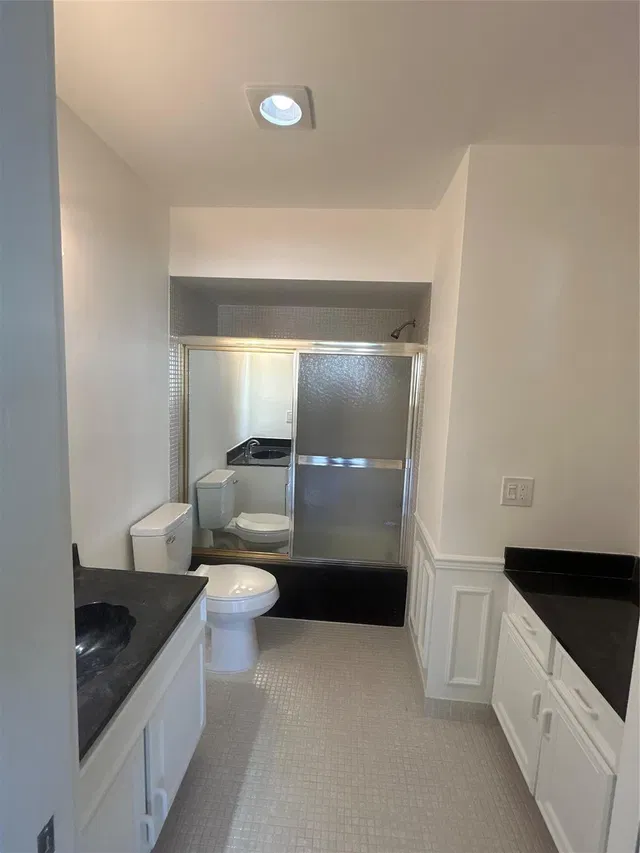 Unit E134 photo 12