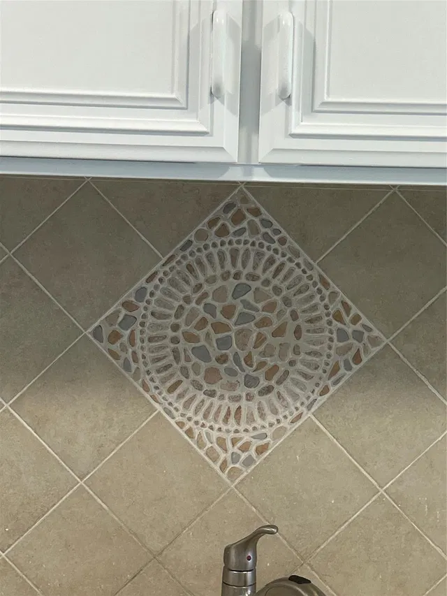 Unit E134 photo 17