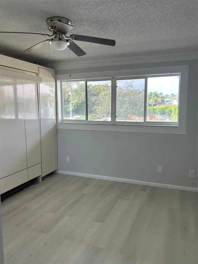 Unit E134 photo 20