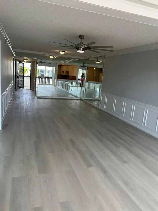 Unit E134 photo 29