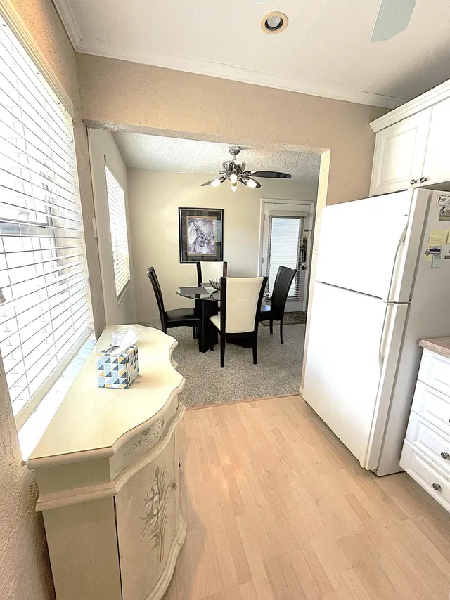 Residence photo 3