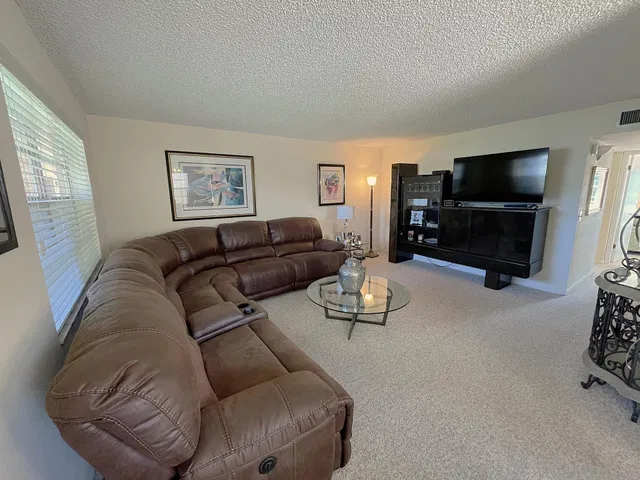 Residence photo 7