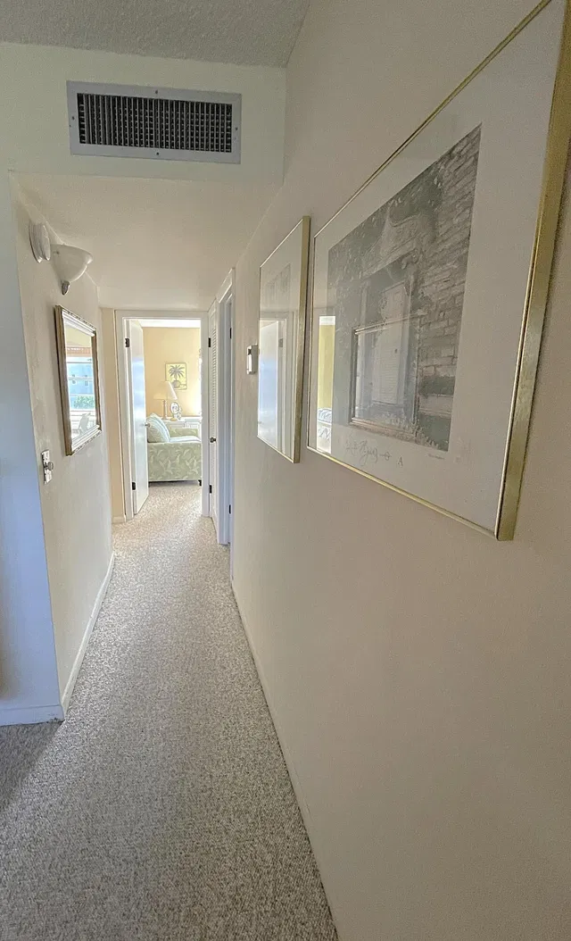 Residence photo 9