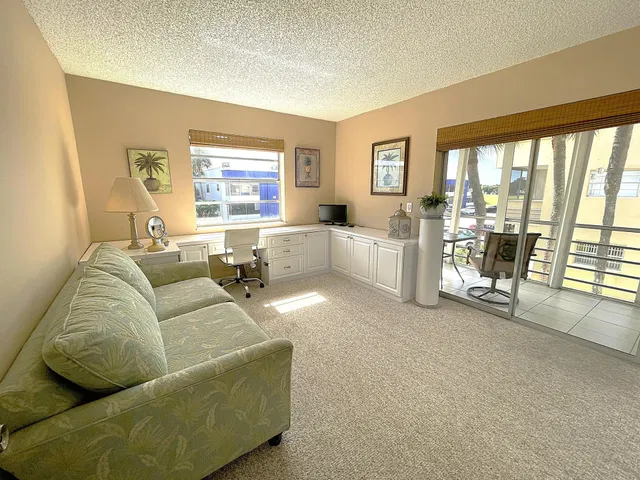 Residence photo 12