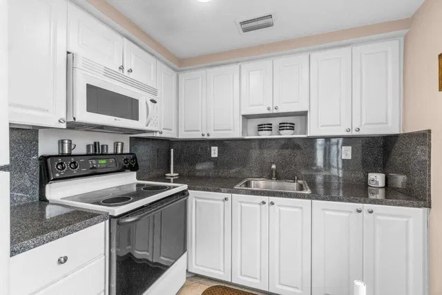  Residence photo 11