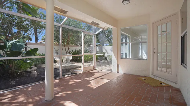 Residence photo 14