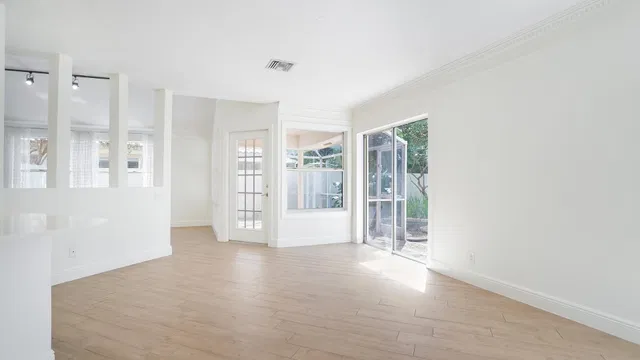 Residence photo 16