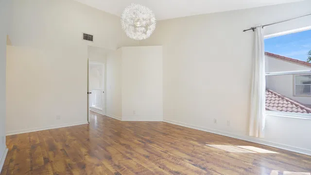 Residence photo 20