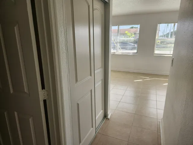 Residence photo 9