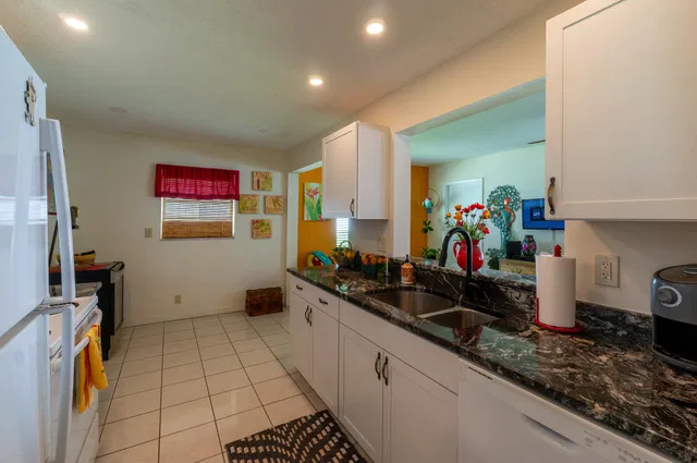  Residence photo 8