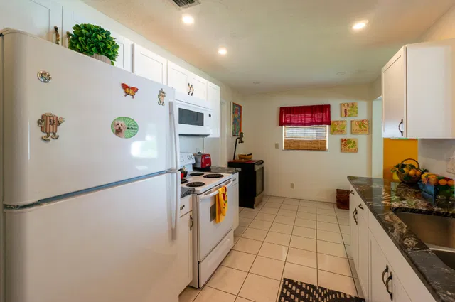  Residence photo 9