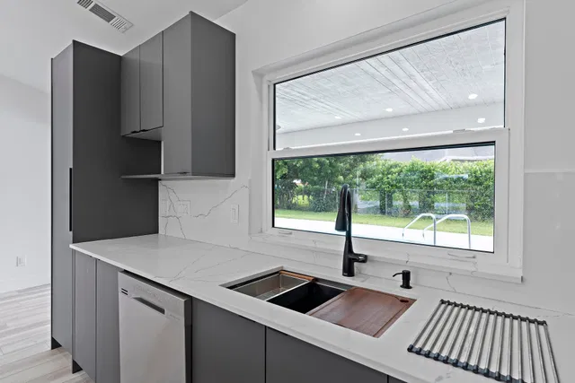 Rocky Point Residence photo 9