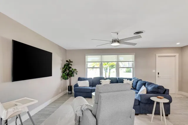  Residence photo 9