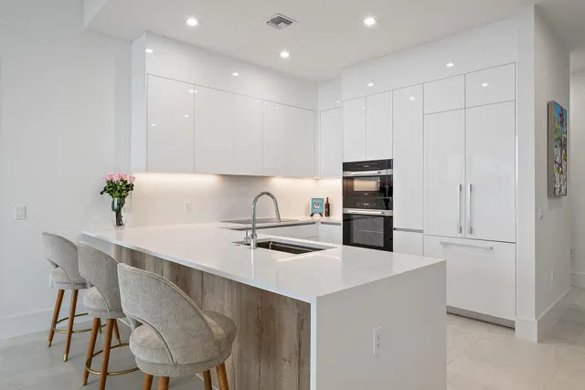 Nautilus 220 Unit 621 photo 7