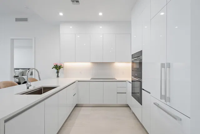 Nautilus 220 Unit 621 photo 8