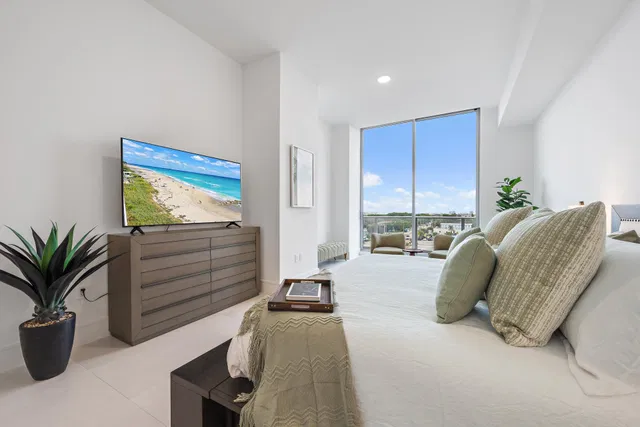 Nautilus 220 Unit 621 photo 9