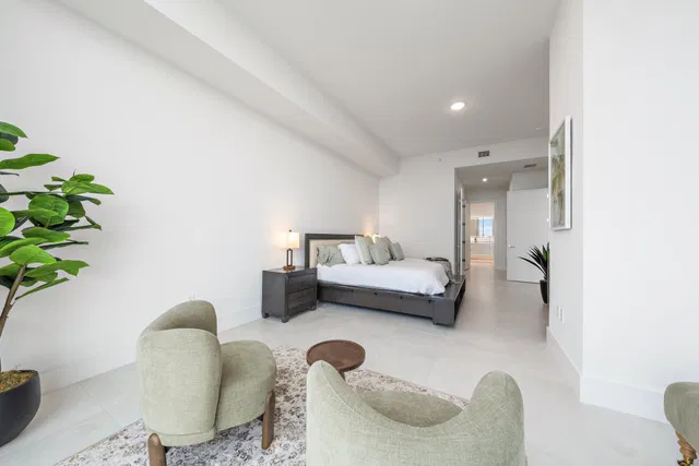 Nautilus 220 Unit 621 photo 10