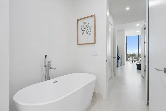 Nautilus 220 Unit 621 photo 12