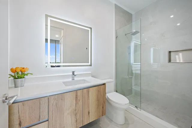 Nautilus 220 Unit 621 photo 17
