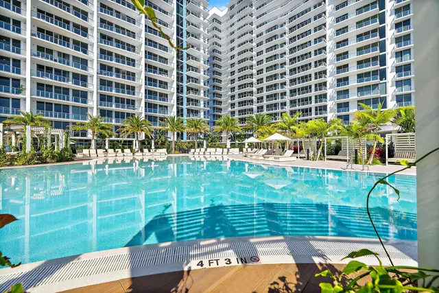 Nautilus 220 Unit 621 photo 23
