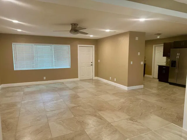  Residence photo 8