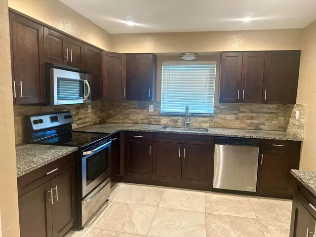  Residence photo 11