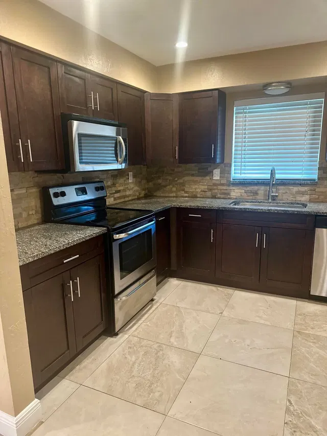  Residence photo 12