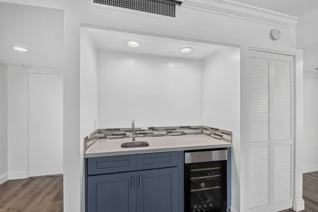 South Palm Beach Unit 303 photo 9