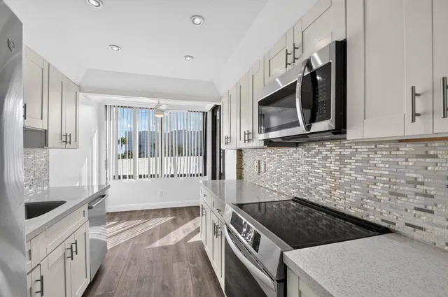 South Palm Beach Unit 303 photo 16