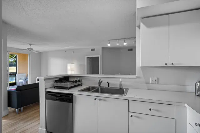  Unit 102 photo 12