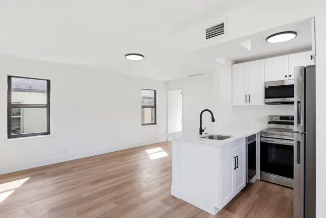 Residence photo 5