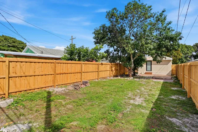 Residence photo 18