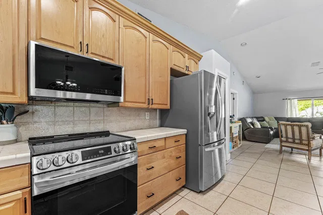  Residence photo 12