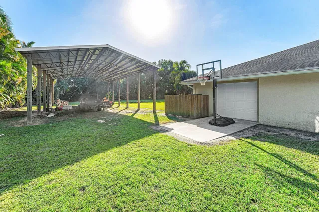  Residence photo 30