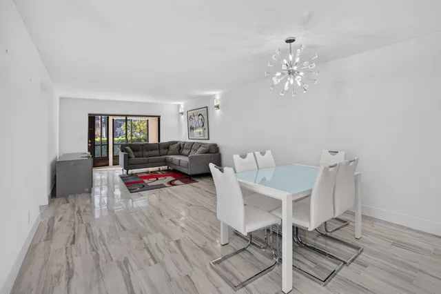 Unit 163 photo 11