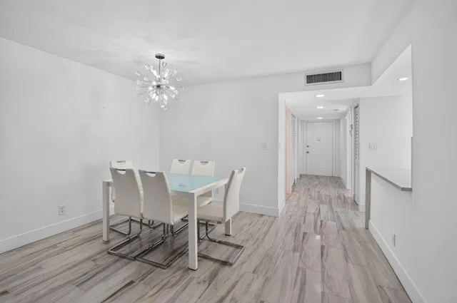 Unit 163 photo 12