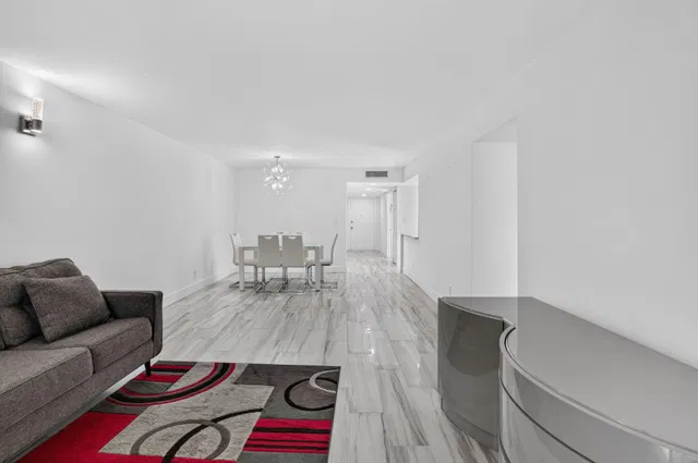 Unit 163 photo 15
